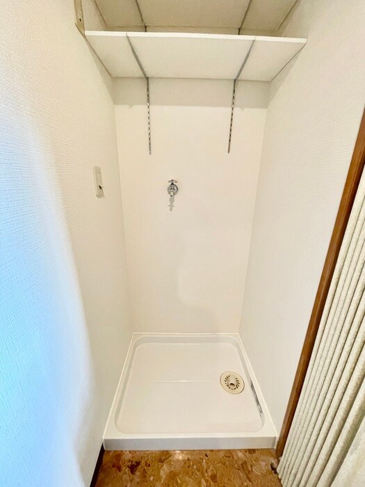 物件内観写真13　(洗濯機置場)