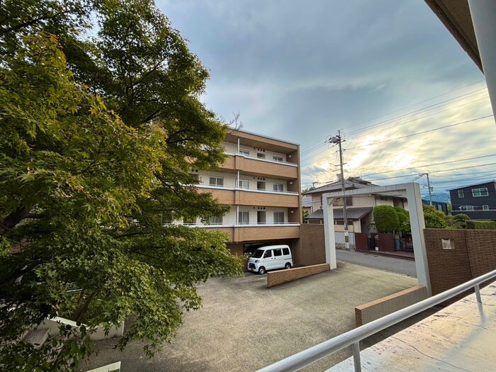 物件内観写真22　(室内からの展望)