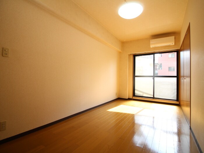 物件内観写真14　(室内からの展望)