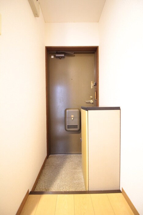 物件内観写真12　(玄関)