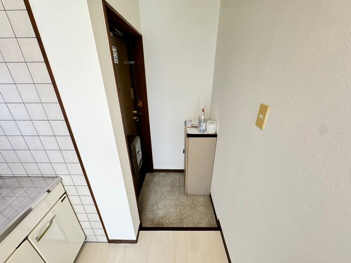 物件内観写真14　(玄関)