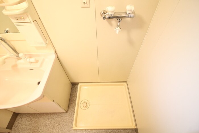 物件内観写真17　(洗濯機置場)