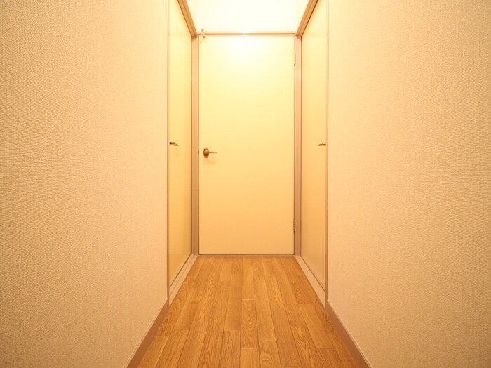 物件内観写真21　(廊下)