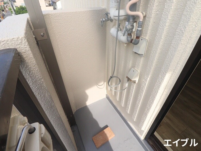 物件内観写真12　(洗濯機置場)