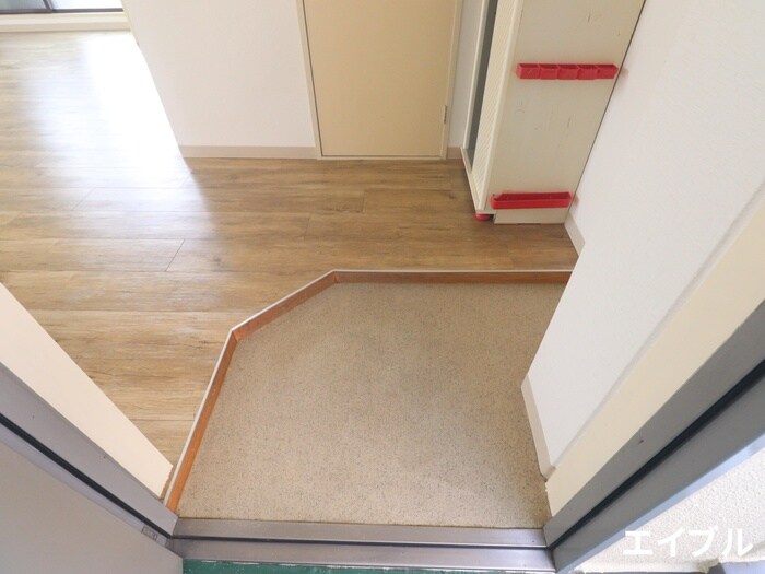 物件内観写真15　(玄関)