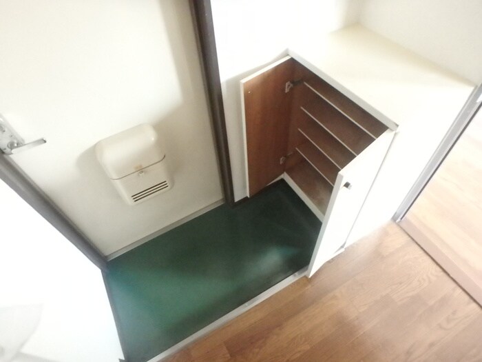 物件内観写真11　(玄関)