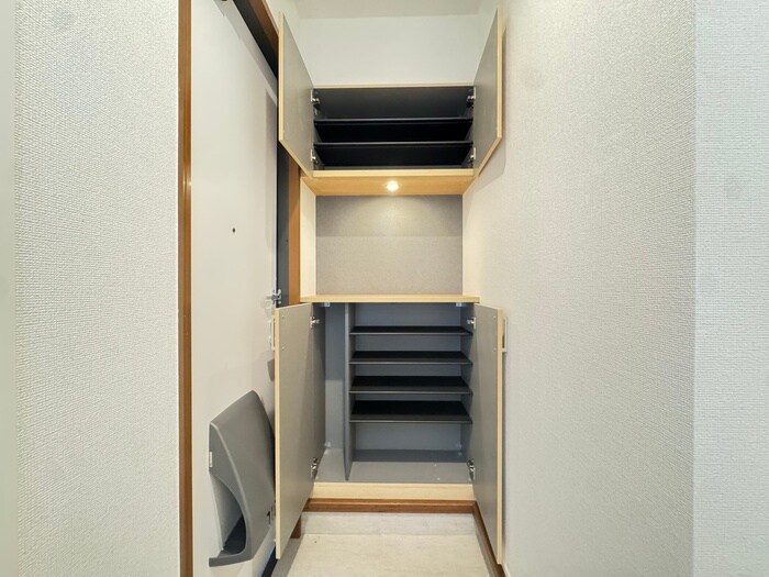 物件内観写真12　(靴箱)