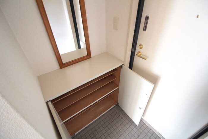 物件内観写真13　(靴箱)