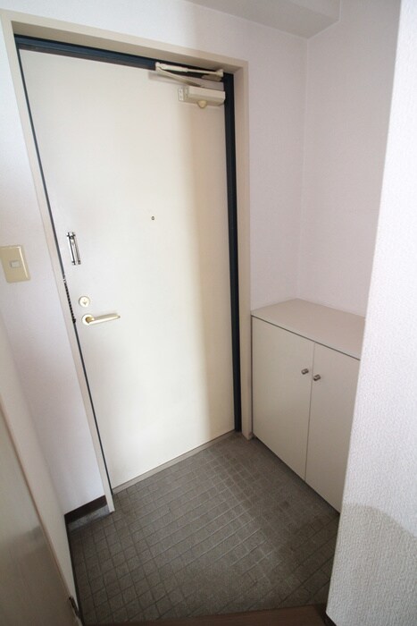 物件内観写真14　(玄関)