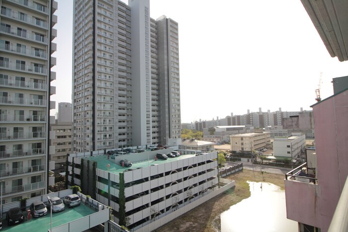 物件内観写真16　(室内からの展望)