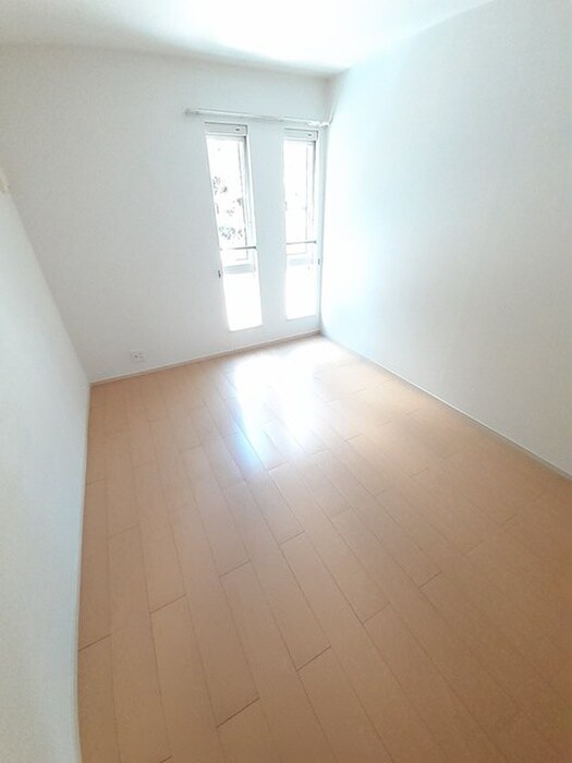 物件内観写真3　(居室)