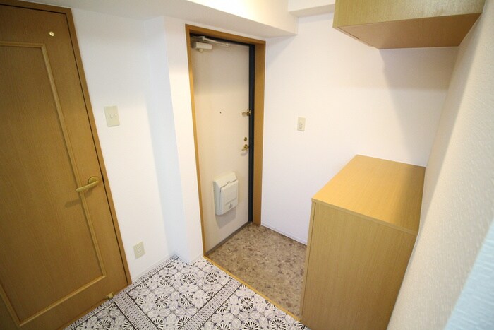 物件内観写真17　(玄関)