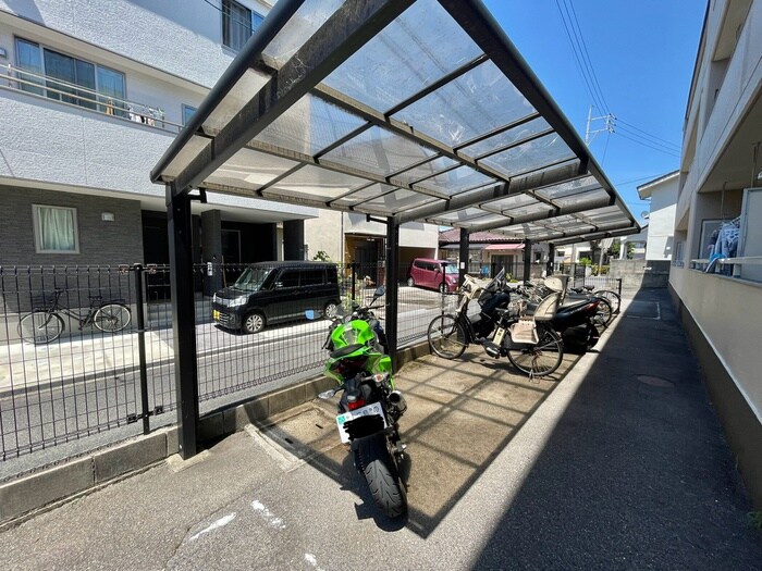 物件外観写真2　(駐輪場)