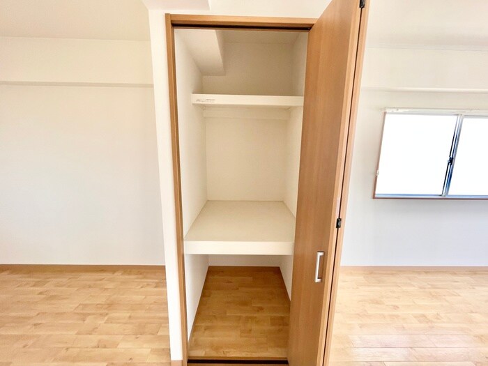 物件内観写真15　(収納)
