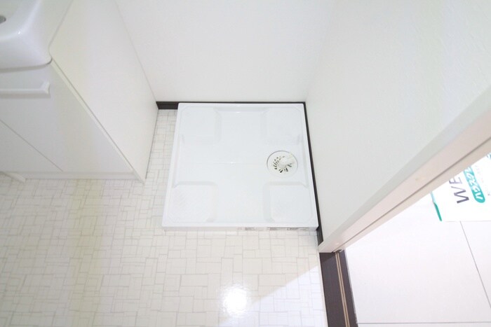 物件内観写真16　(洗濯機置場)