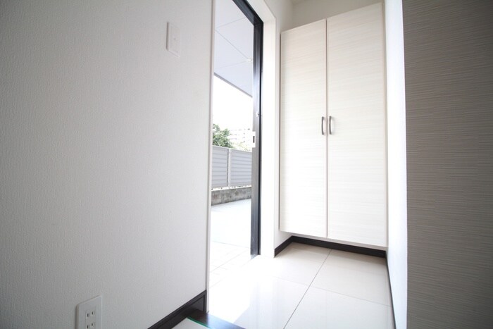 物件内観写真20　(玄関)