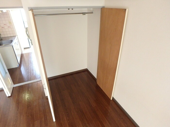 物件内観写真12　(収納)