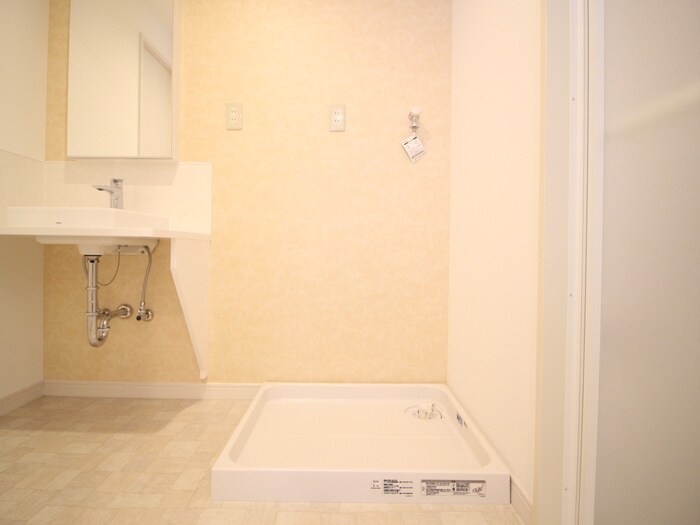 物件内観写真15　(洗濯機置場)