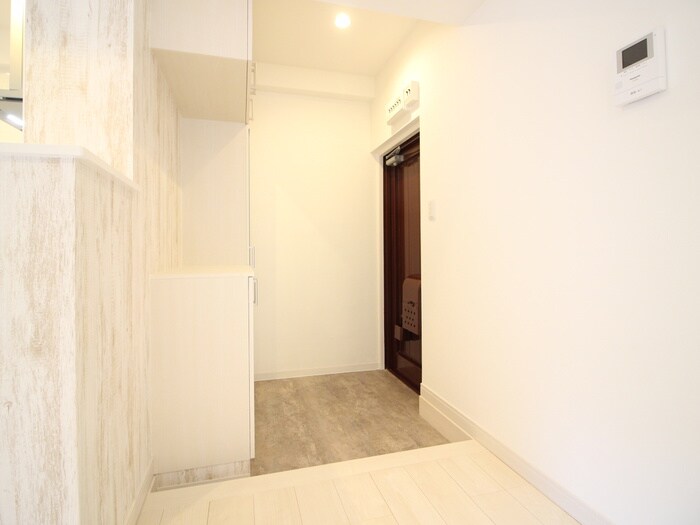 物件内観写真17　(玄関)