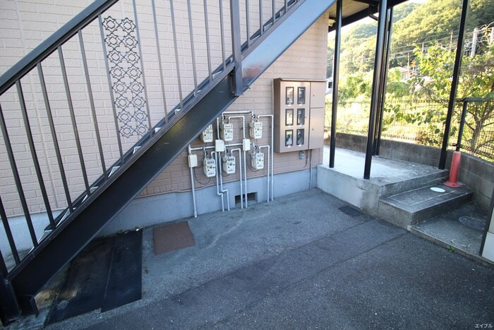 物件外観写真5　(駐輪場)