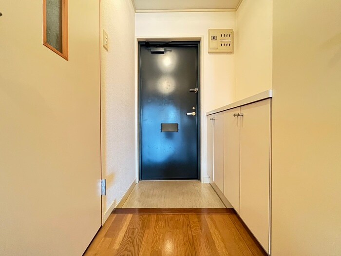 物件内観写真16　(玄関)