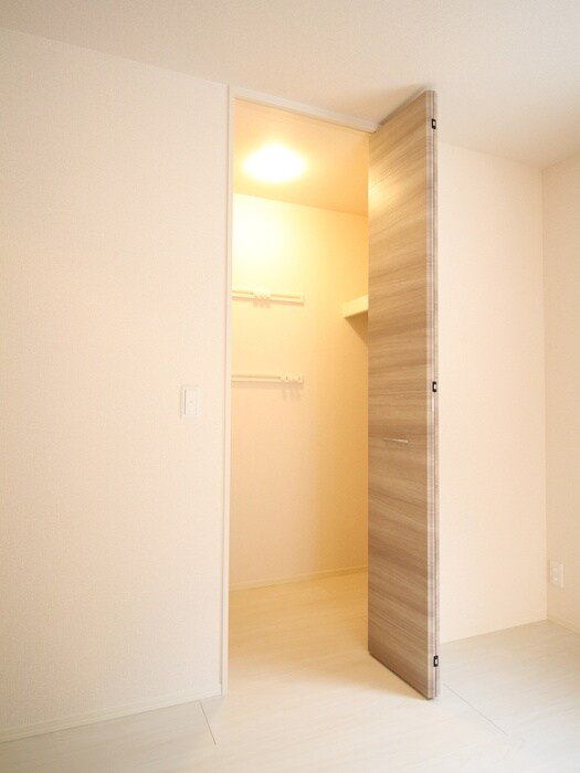 物件内観写真13　(収納)