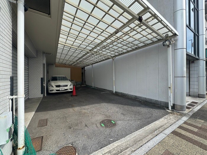 物件外観写真6　(駐車場)