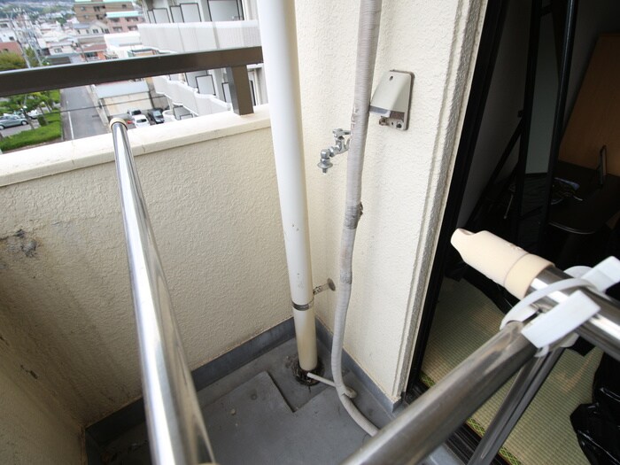 物件内観写真16　(洗濯機置場)