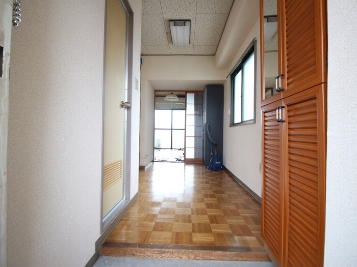 物件内観写真17　(廊下)