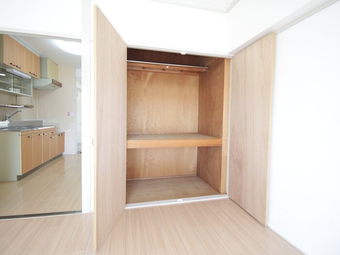物件内観写真12　(収納)