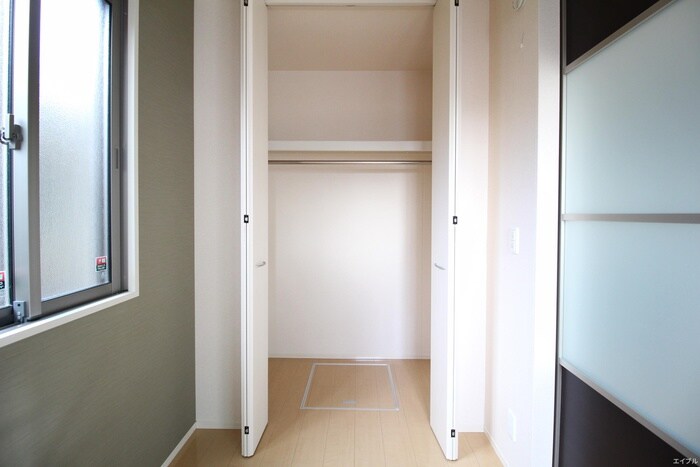 物件内観写真13　(玄関)