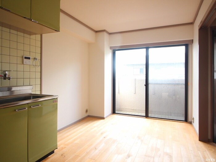 物件内観写真10　(居室)