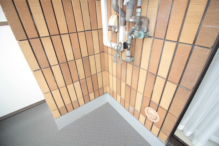 物件内観写真8　(洗濯機置場)