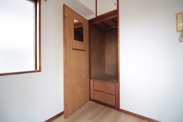 物件内観写真12　(収納)