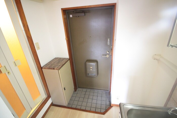 物件内観写真18　(玄関)