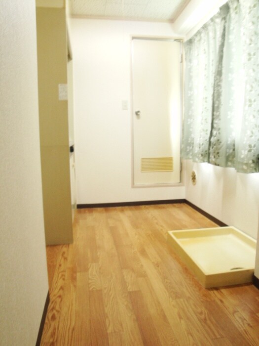 物件内観写真12　(廊下)