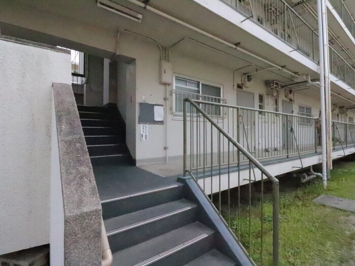 物件外観写真5　(エントランス部分)