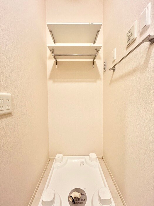 物件内観写真12　(洗濯機置場)