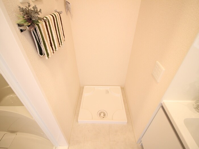 物件内観写真13　(洗濯機置場)