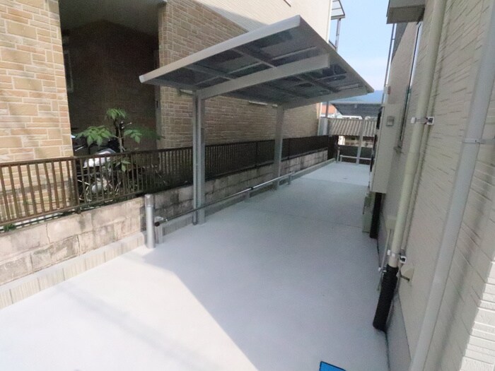 物件外観写真3　(駐輪場)