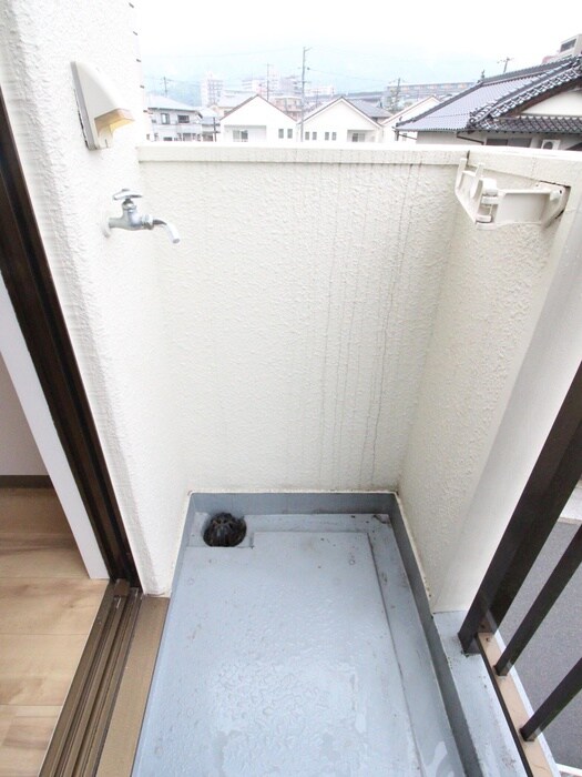 物件内観写真12　(洗濯機置場)