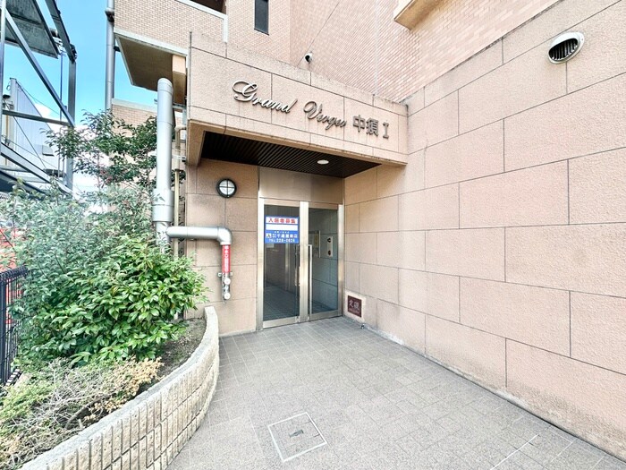 物件外観写真4　(エントランス部分)