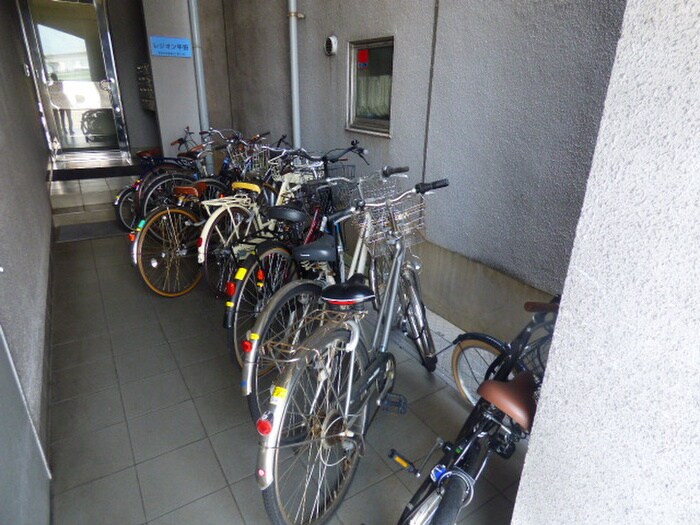 物件外観写真3　(駐輪場)