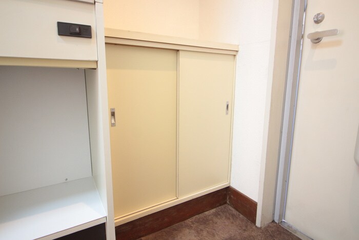 物件内観写真15　(靴箱)