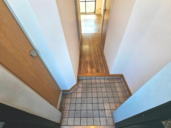 物件内観写真15　(玄関)