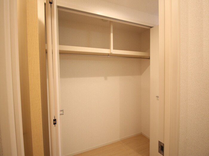 物件内観写真12　(収納)