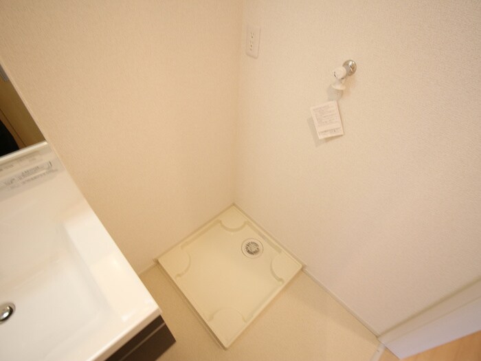 物件内観写真15　(洗濯機置場)