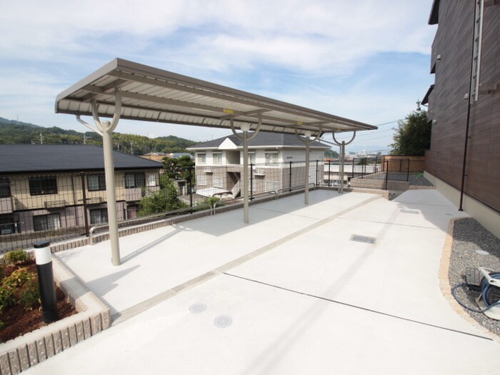 物件外観写真5　(駐輪場)