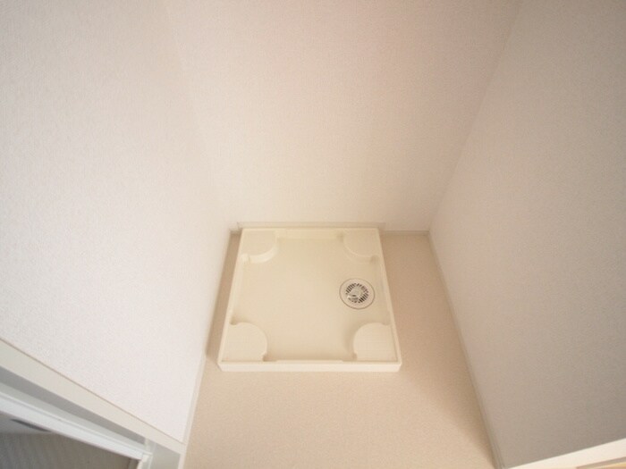 物件内観写真12　(洗濯機置場)