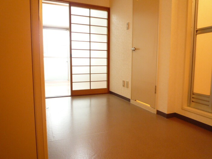 物件内観写真10　(居室)